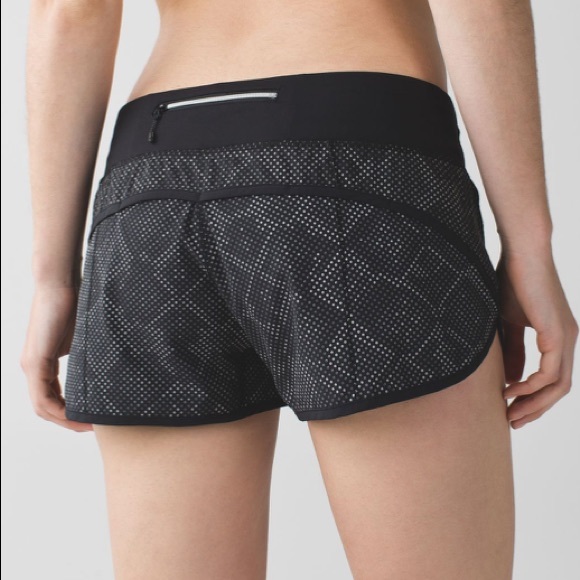 Lululemon Speed Short Ravish Reptile Silver Black - Picture 2 of 14